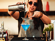 Бармен отказалась обслуживать гостью из-за неожиданной просьбы