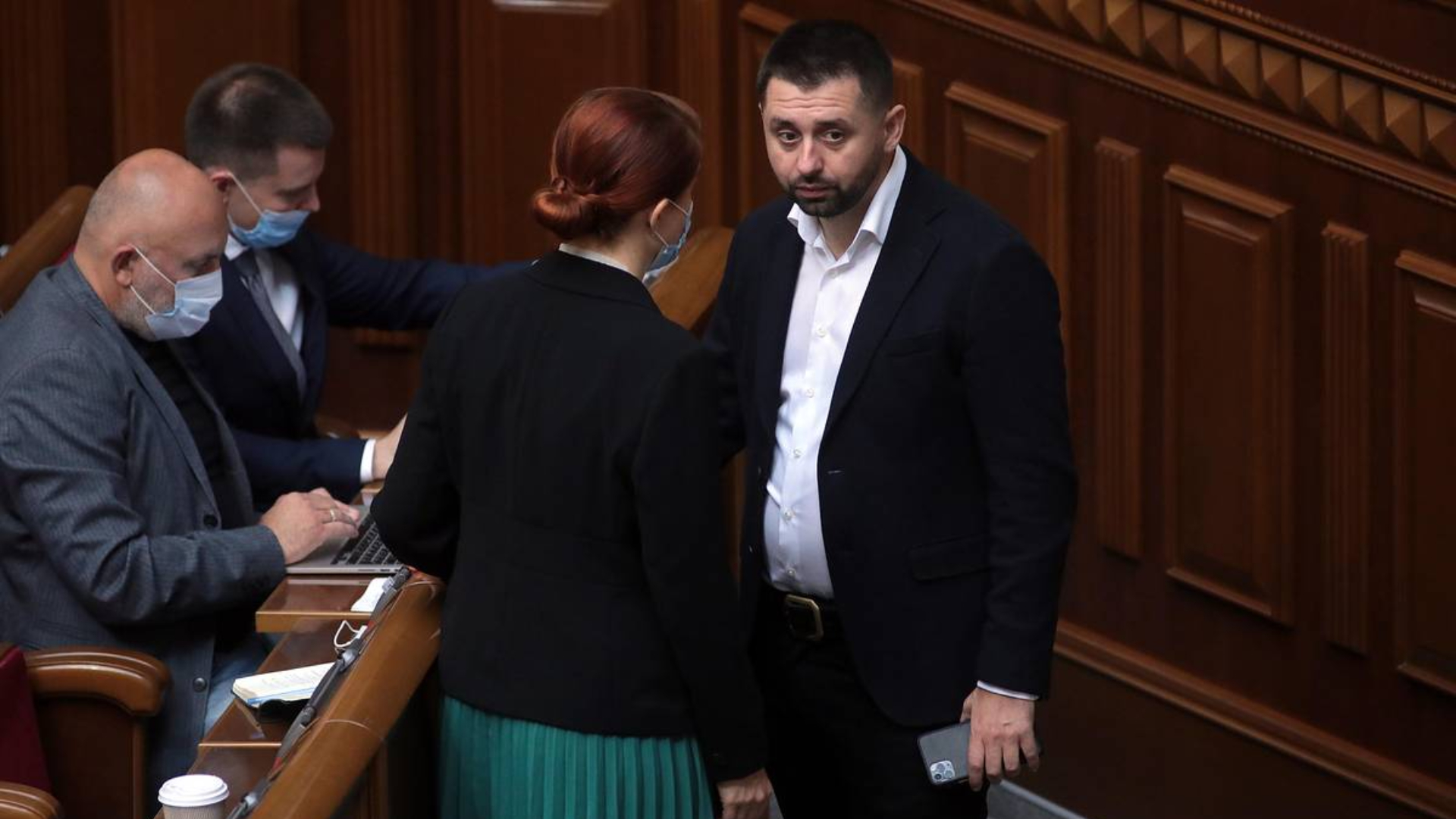 Глава фракции Зеленского поставил условие президенту