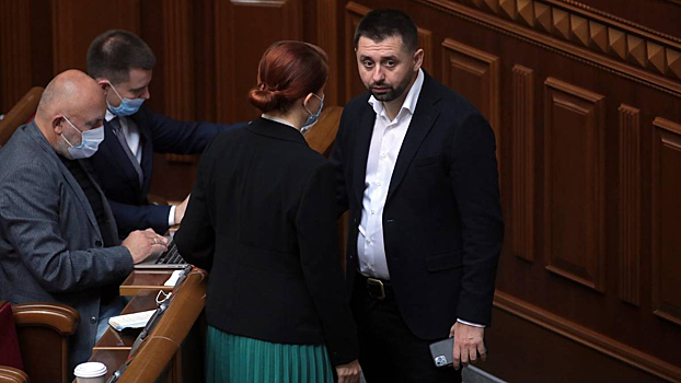 Глава фракции Зеленского поставил условие президенту