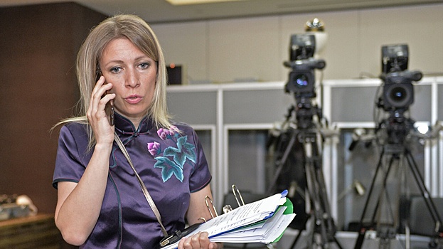 Бывшая помощница Байдена поздравила Захарову с&nbsp;юбилеем, назвав ее&nbsp;героиней