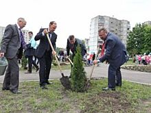 Работники и ветераны МГОКа заложили аллею в честь 60-летия Железногорска