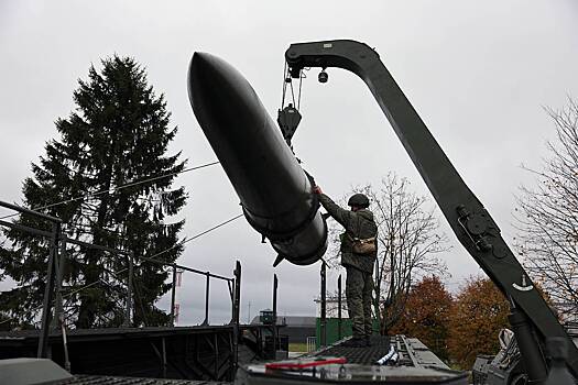 Россия ударила «Искандером» по гостинице с наемниками ВСУ. Разбор завалов попал на видео