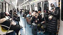 В пекинском метро «разорвался» поезд