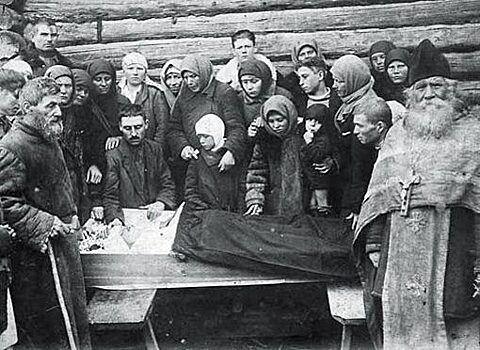 Зачем русские фотографировали похороны