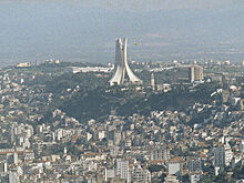 В Алжире двум экс-премьерам грозит тюремное заключение