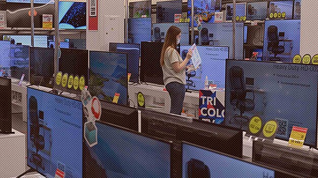 В АКОРТ рассказали, насколько взлетят цены на смартфоны и бытовую технику из-за пошлин Трампа
