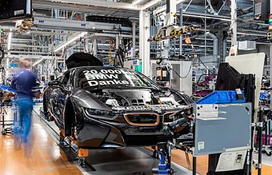 Компания BMW выпустила 20 000 гибридных i8