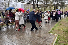 Хабаровчане в День Победы станцевали танго и вальсы военных лет