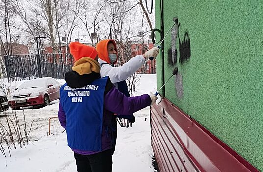 Курские волонтеры закрасили 20 надписей наркорекламы в городе