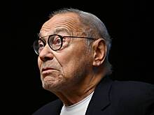 Режиссера Кончаловского обвинили в воровстве из-за зубных щеток