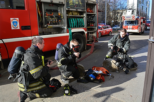 В Хорошево-Мневниках 140 спасателей ликвидировали пожар