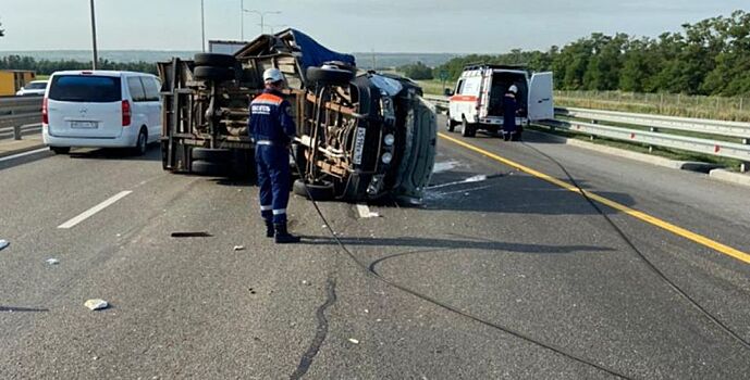 На трассе М-4 «Дон» во время ДТП перевернулась «Газель»