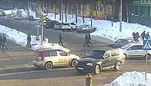 Женщина-водитель сбила трех школьниц на переходе в Ярославле