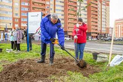 Андрей Луценко принял участие в создании Аллеи сортопрокатчиков в Череповце