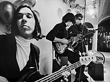 Бархатный сезон. О самой влиятельной рок-группе 1970-х сняли фильм. Почему это лучшее музыкальное кино года?