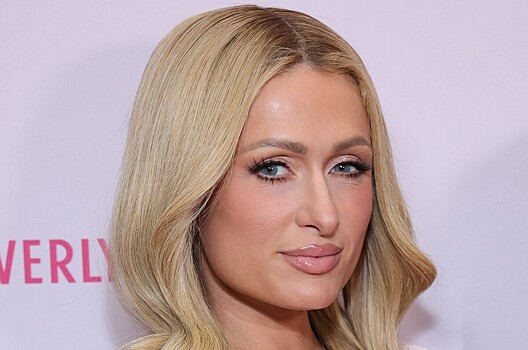 Пэрис Хилтон поделилась ностальгическим снимком с Бритни Спирс из 00-х