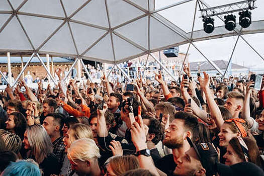 Гагарина и Арбенина выступят на фестивале ROOF FEST в Москве и Петербурге