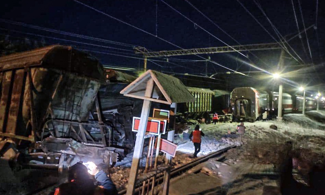 При крушении поезда Мурманск  Санкт-Петербург пострадал 31 человек