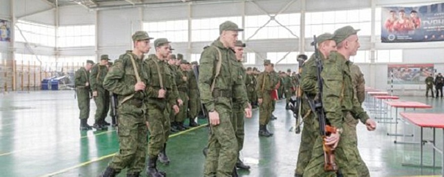 Мобилизованным тулякам вручили боевое оружие