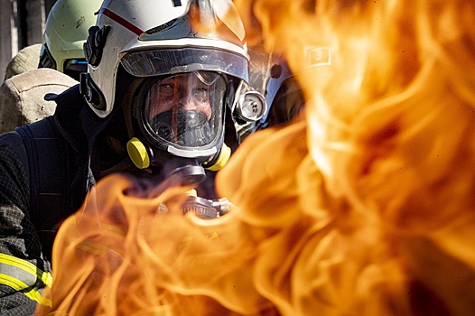 Площадь пожара в порту Темрюка сократилась до 960 квадратных метров