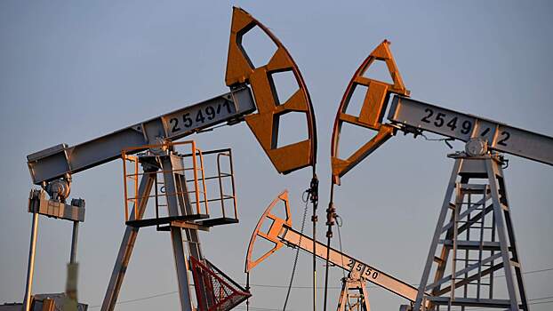 Цена на нефть Brent опустилась ниже $65 за баррель