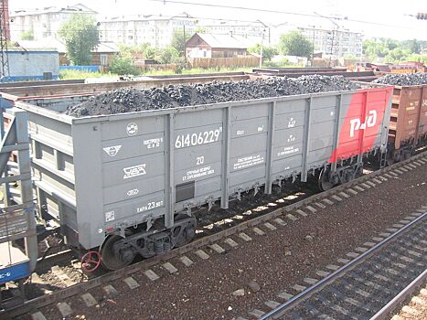 Россия начала отправлять уголь в Китай через Северную Корею. Это грозит новыми санкциями, хоть порт Раджин на 70% принадлежит РЖД