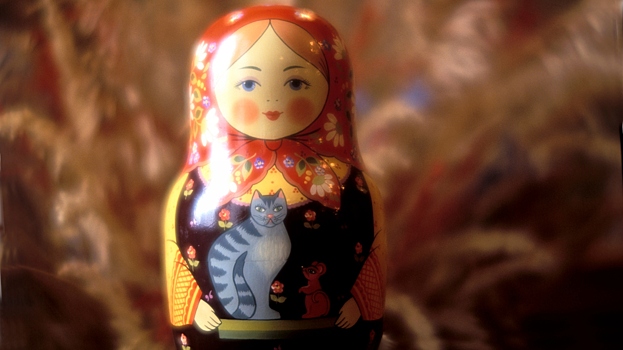 Не только балалайка и матрешка: какие сувениры скупают иностранцы в России