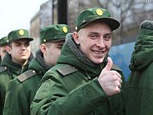 Среди молодых москвичей, отправляющихся служить Родине, все больше тех, кто идет в армию осознанно, с гордостью
