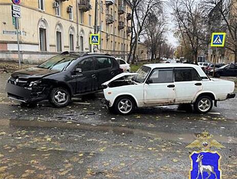 В Самаре после ДТП в больницу попали два человека