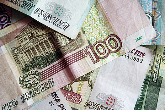 Из-за отказа от поездок в сезон отпусков у россиян стало больше свободных денег