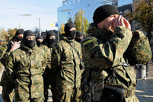 Бойцы «Азова» устроили потасовку с темнокожими студентами