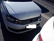 На ул. Невского столкнулись три иномарки, виновник аварии скрылся