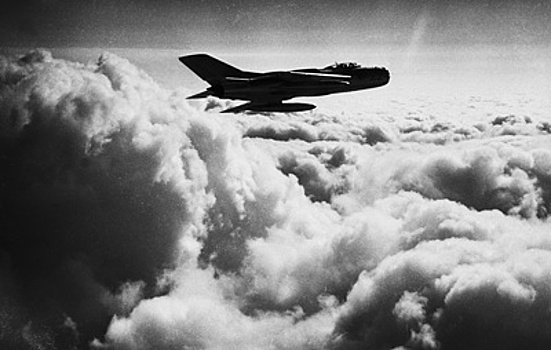 Первые и самые массовые реактивные истребители: как Артем Микоян создавал "МиГи"