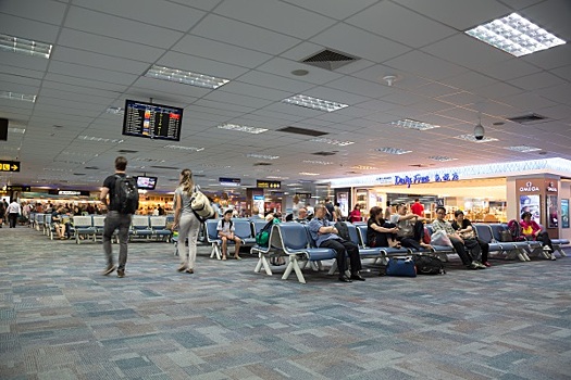 Туристы из России устроили давку в аэропорту Пхукета