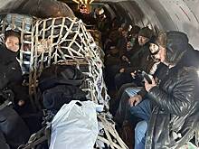 Клиентов российской авиакомпании посадили в грузовой самолет вместо пассажирского