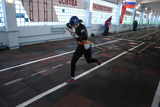 В Ярославле проходят межрегиональные соревнования по пожарно-спасательному спорту