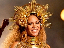 Режиссёр Джон Фавро сделал предложение Бейонсе