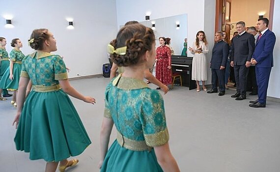 Минниханов и Хабиров открыли детскую арт-резиденцию в отреставрированном за полмиллиарда Алафузовском театре