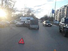 В Кирово-Чепецке в столкновении иномарки и ВАЗа пострадала женщина