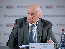 Кардиохирург Лео Бокерия: Что такое фоновая ходьба и действительно ли надо проходить 10 тысяч шагов в день