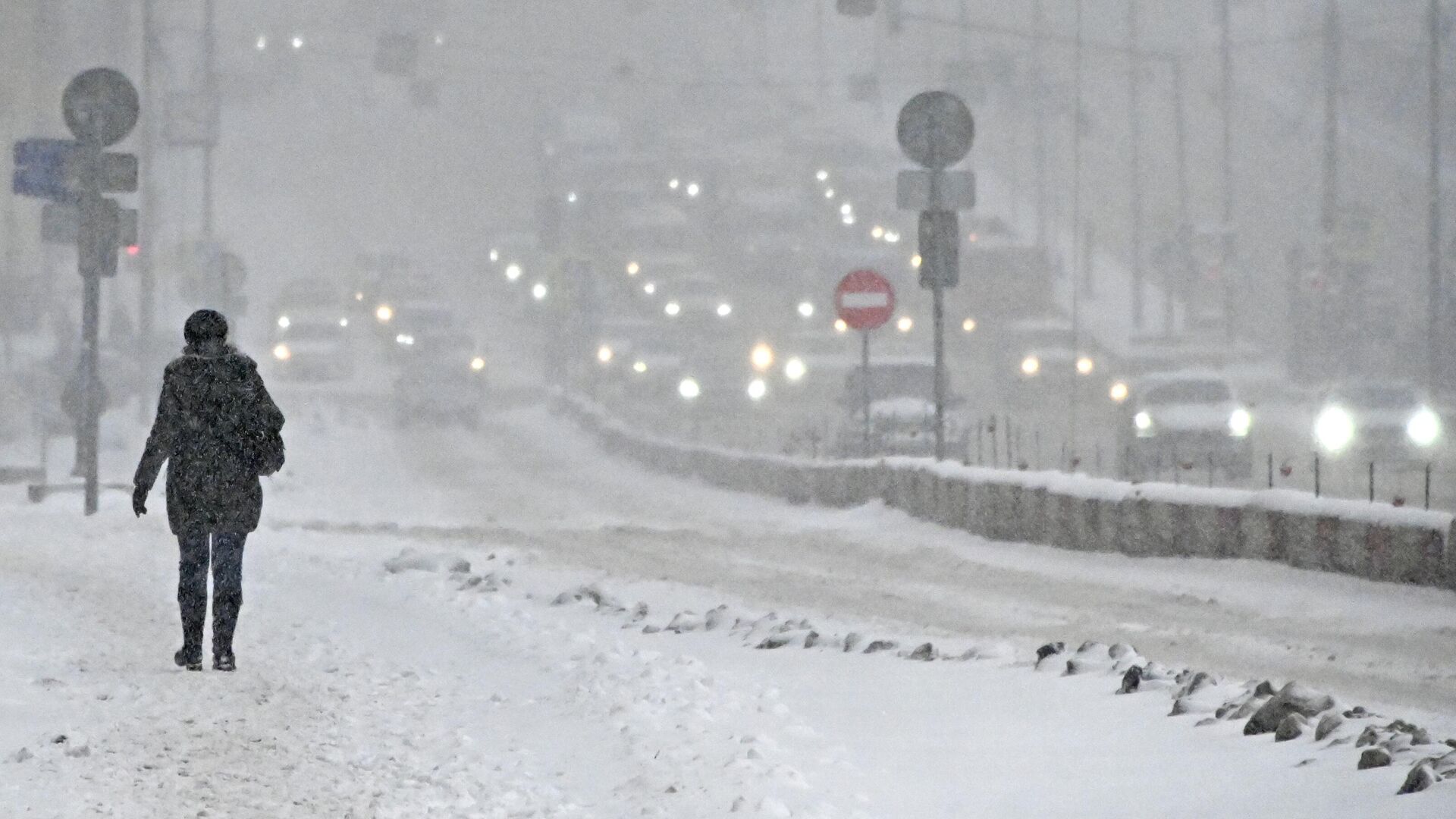 На Камчатке из-за метели закрыто автомобильное сообщение на федеральной трассе