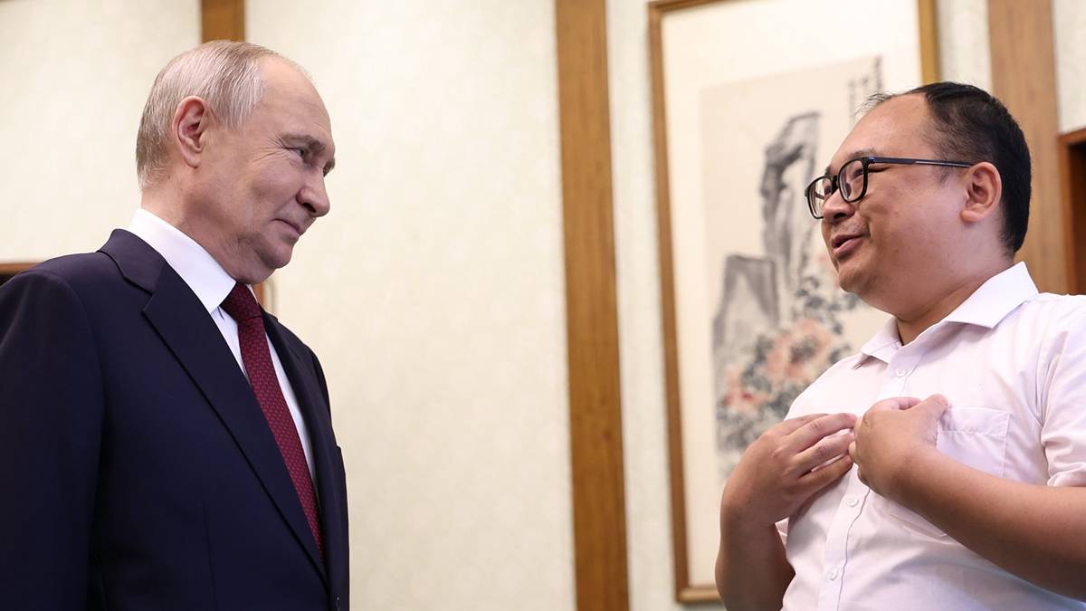Путин вспомнил русскую пословицу на встрече с китайцем Пэн Паем