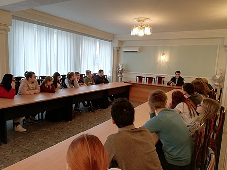 Активисты царицынского колледжа встретились с Алексеем Цыба