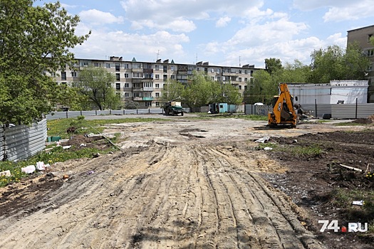 «Мы бессильны»: власти Челябинска прокомментировали потасовки из-за стройки во дворе на Калинина