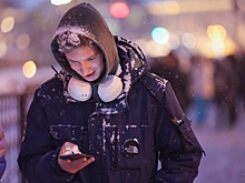 Техноблогер объяснил, что нельзя делать с телефоном на морозе