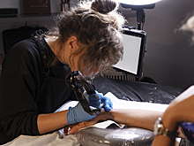 Получила условное наказание: тату-мастер предстала перед судом за смерть клиентки