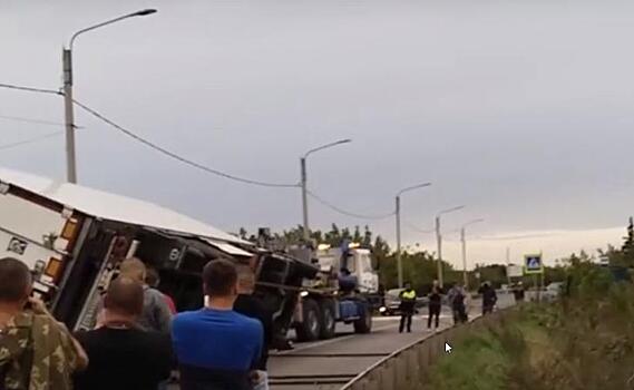 Вечером пятницы 8 сентября в центральной части Курска машины стоят в пробках