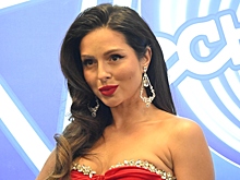 Певица Нюша снялась в комбинезоне в спортзале