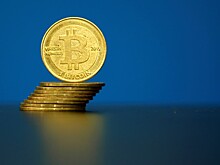 Биткоин подешевел на следующий день после исторического максимума