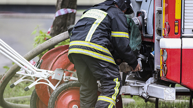 Два человека погибли при пожаре в пансионате на Урале